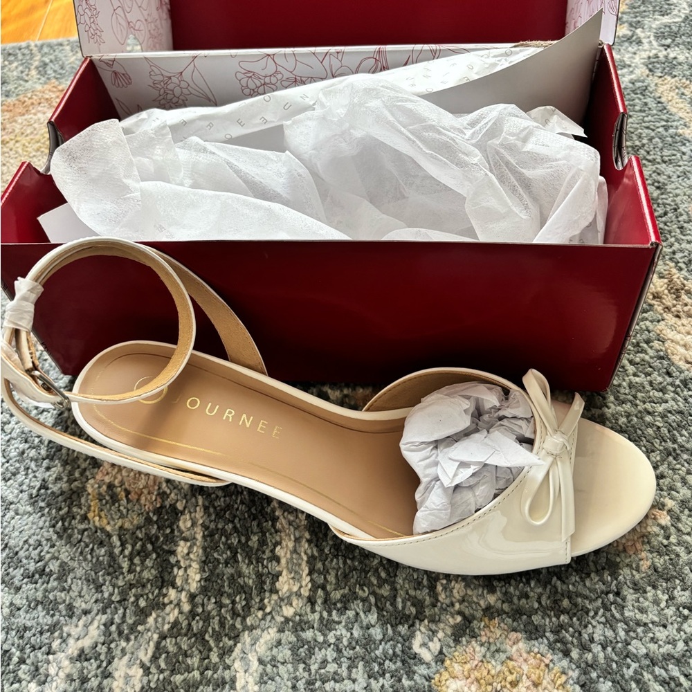 Journee Jennifer White Sandals with Knot Detail